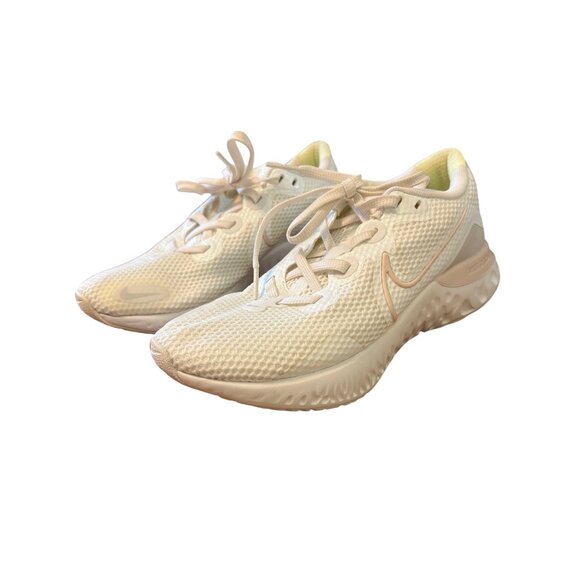 Nike Renew Run Tennis Shoes Sneakers CK6360-102 White Light Pink Size 6 NWOT - Picture 1 of 7